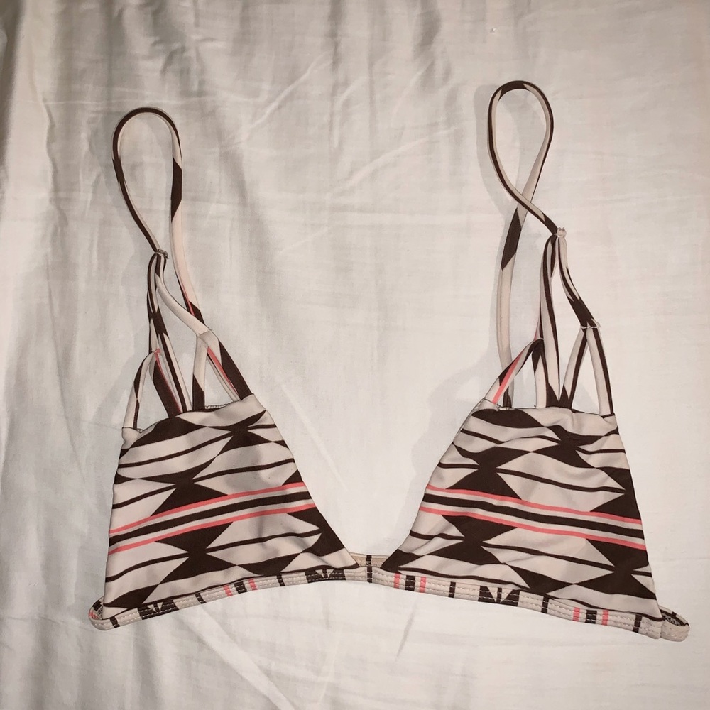 Acacia medium santorini top